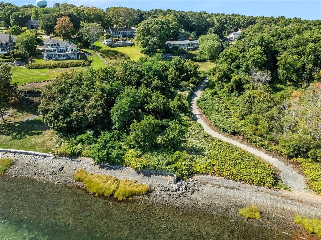 140 Aldrich Avenue - Photo 3