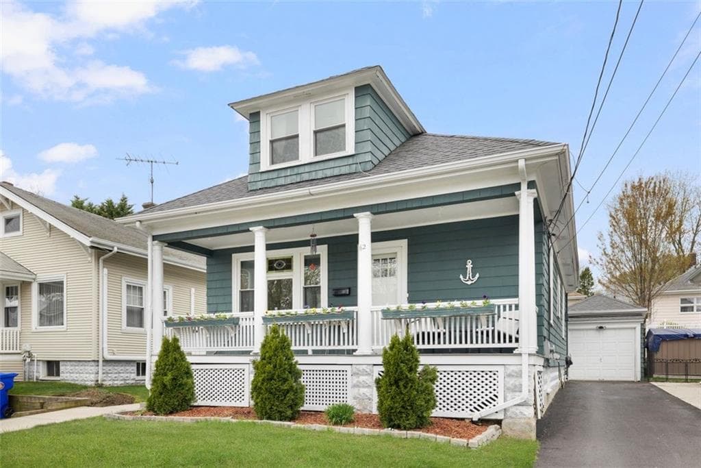 62 Peckham Avenue