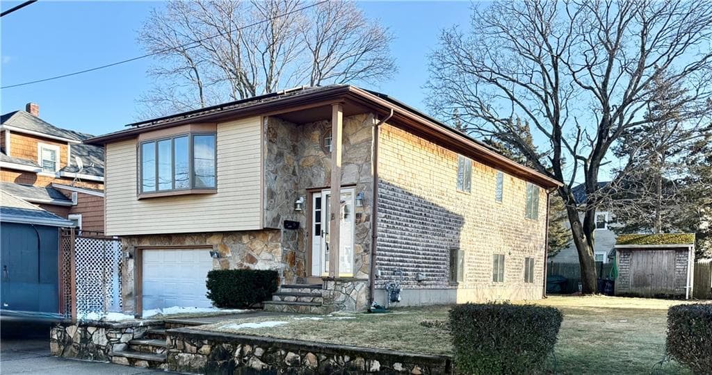 139 Suffolk Avenue - Photo 2