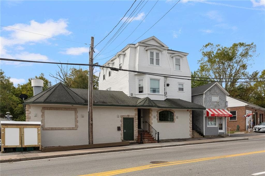 1152 Main Street - Photo 2
