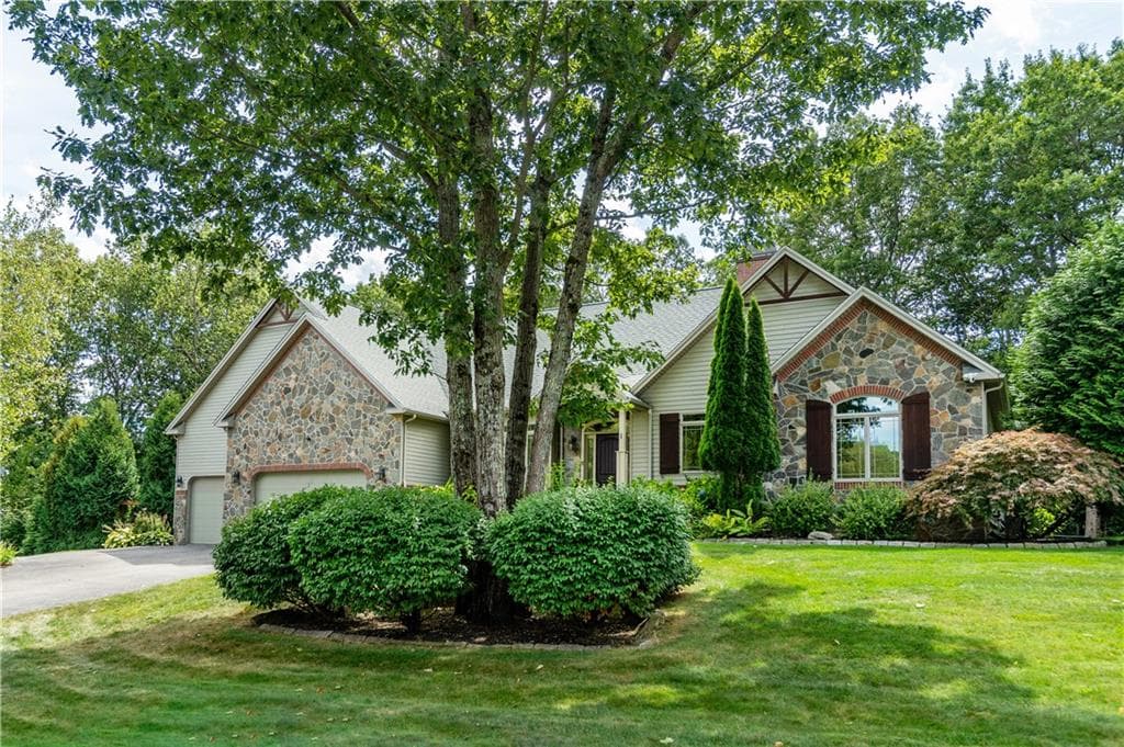 1 Victoria Drive - Photo 2