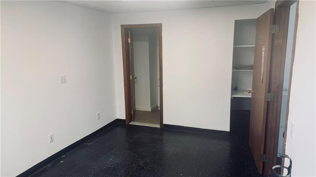 968 Plainfield Street - Photo 2