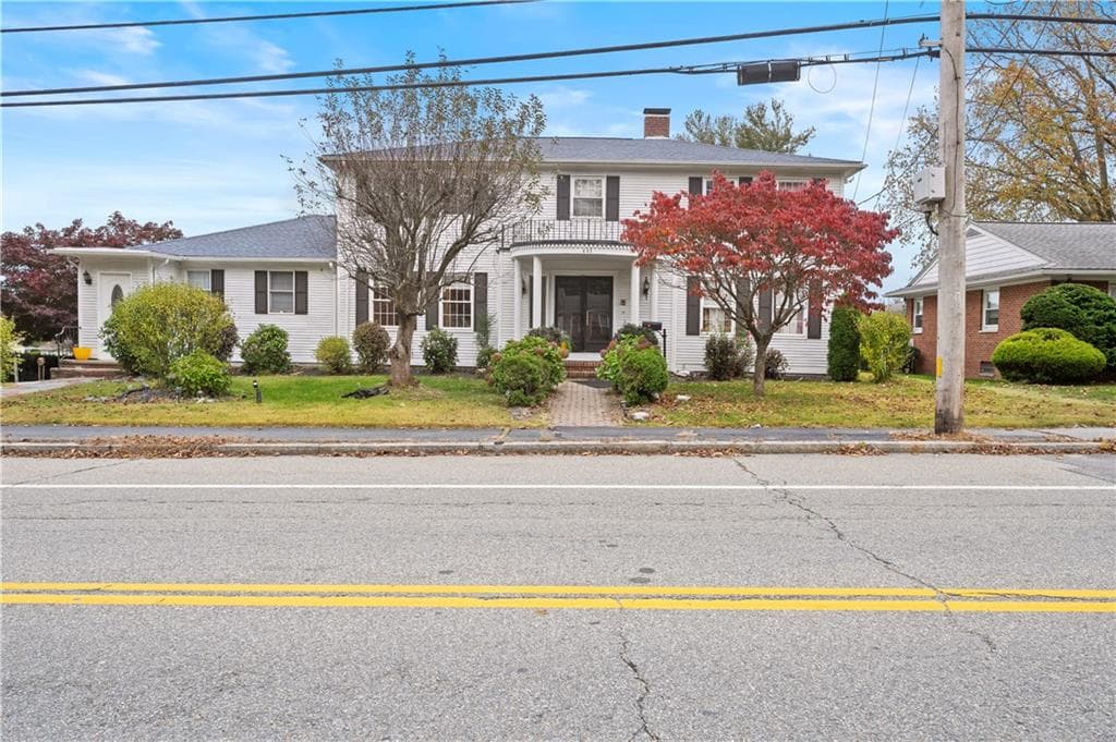 446 Budlong Road - Photo 2