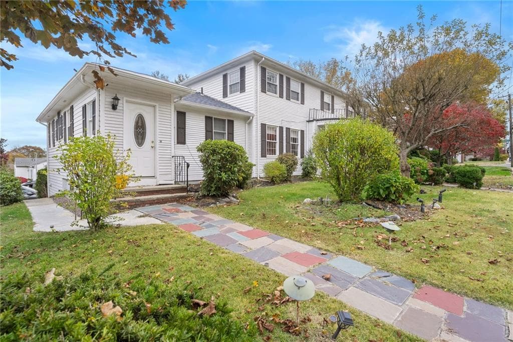 446 Budlong Road - Photo 3