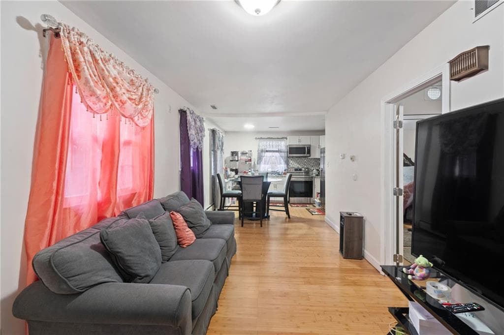 446 Budlong Road - Photo 5