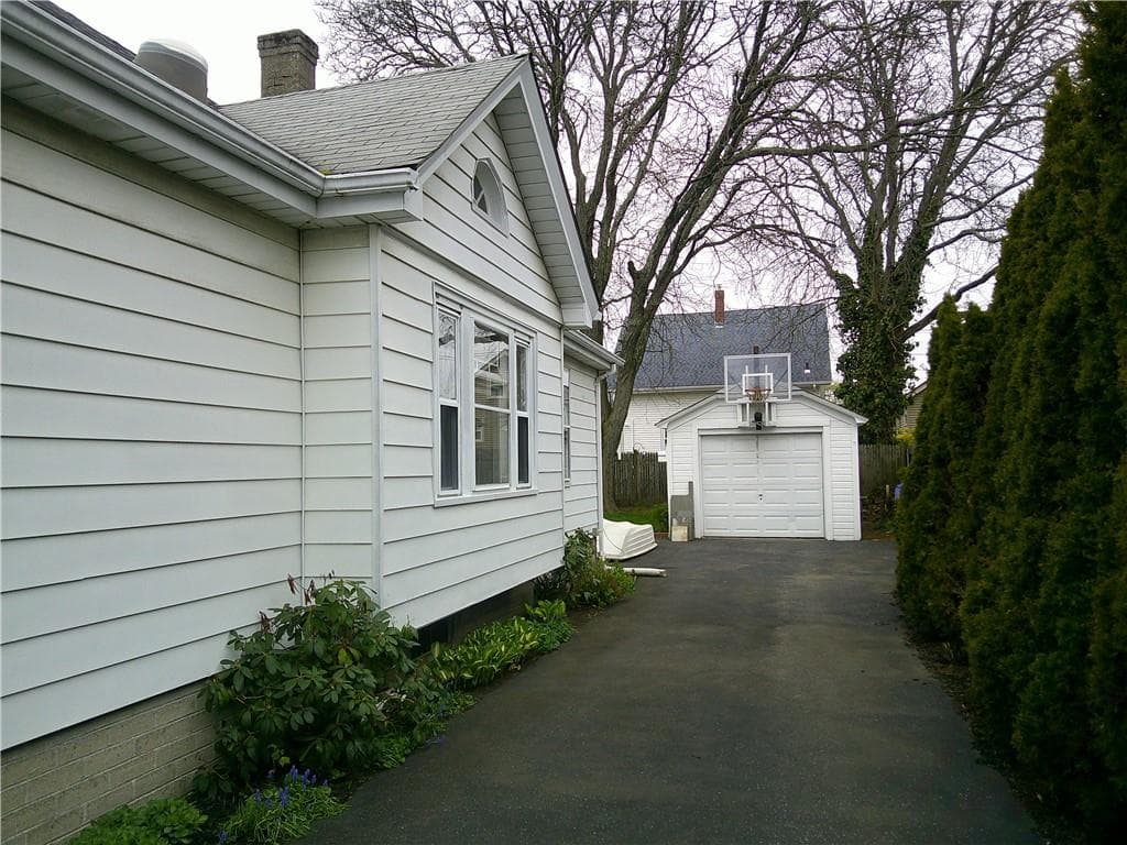 39 Benjamin Street - Photo 3