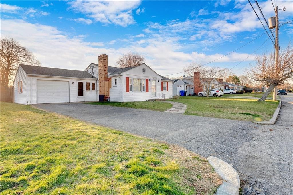 92 Weeden Avenue - Photo 3