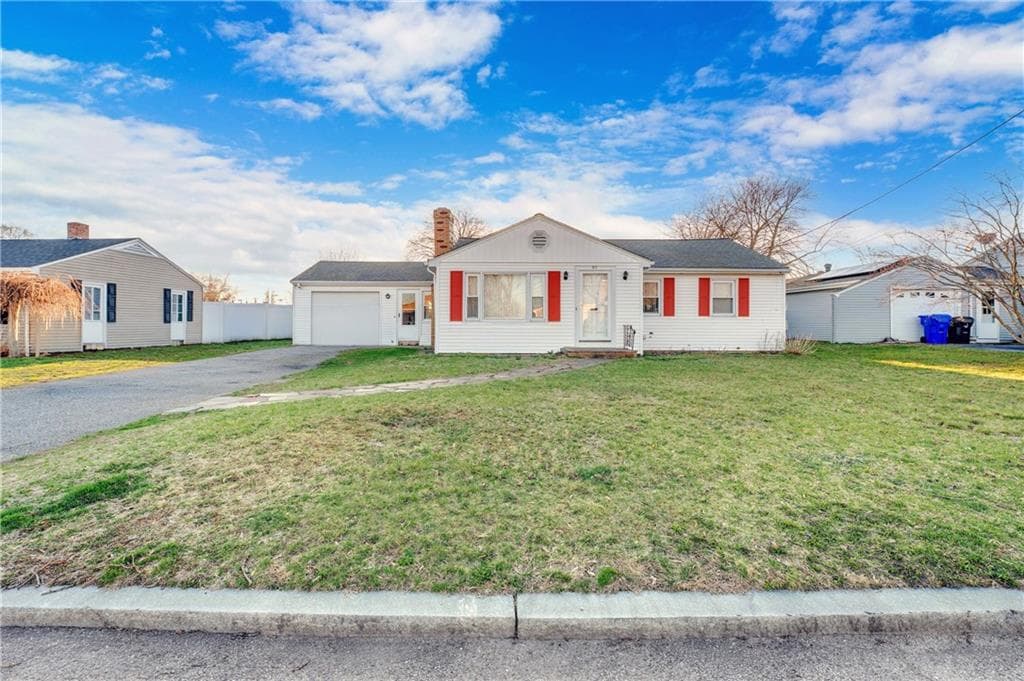 92 Weeden Avenue