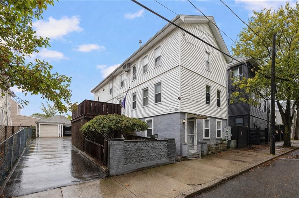 41 East Transit Street