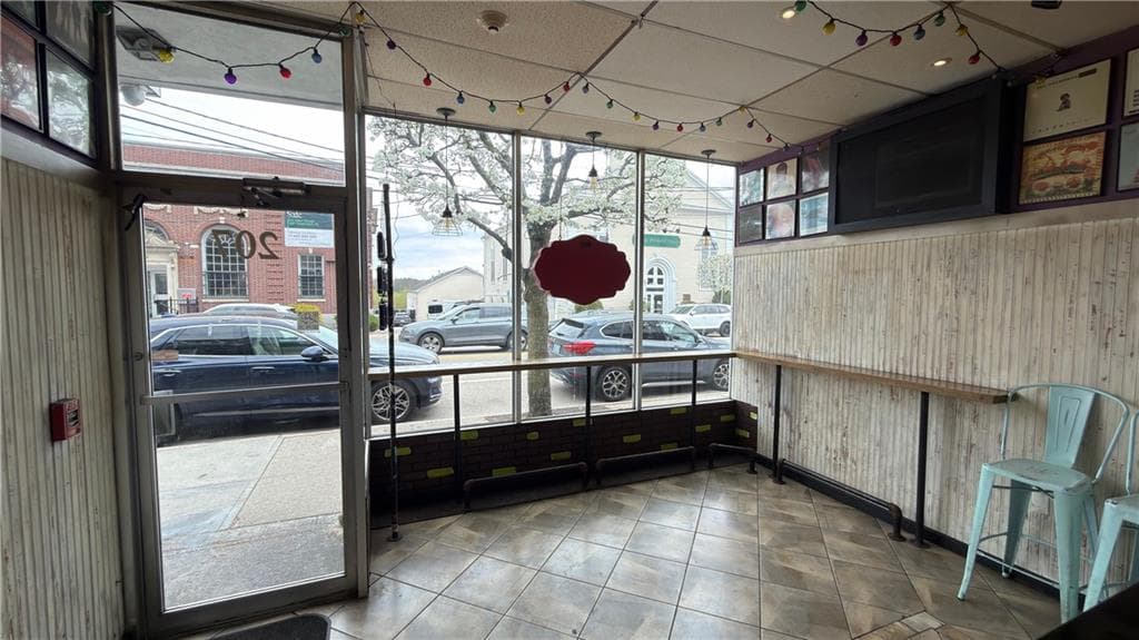 207 Main Street - Photo 3