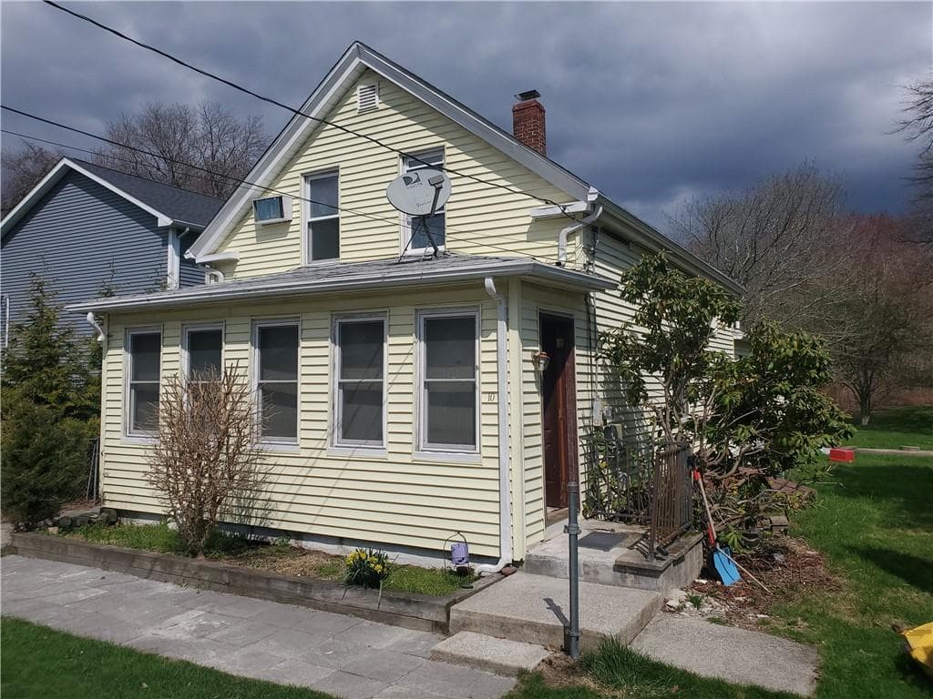 10 Young Avenue