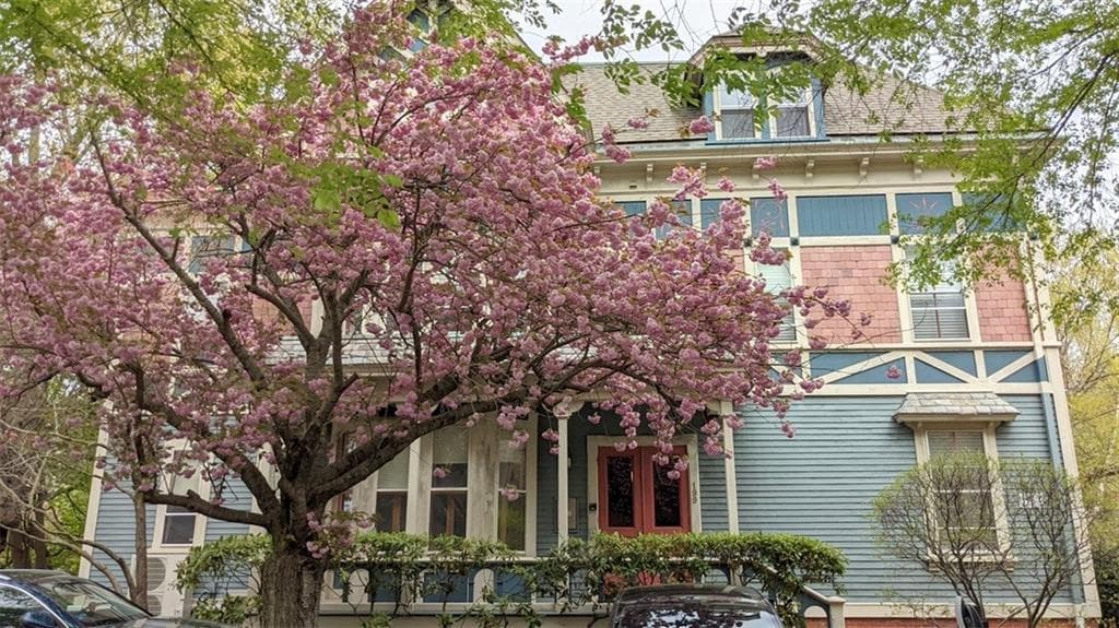 199 Brown Street #6