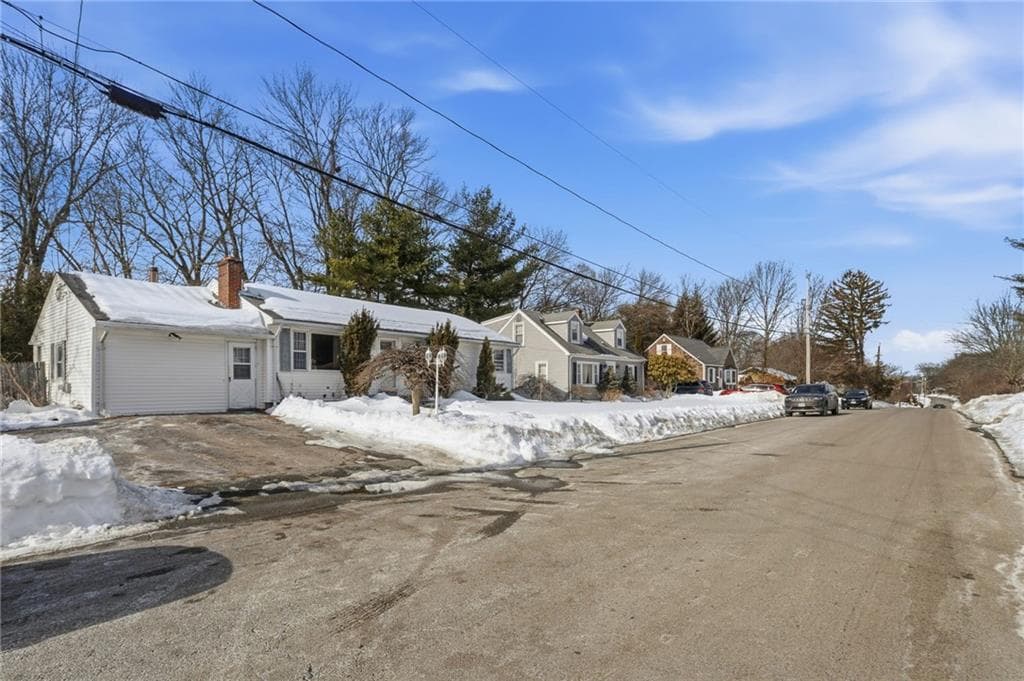 165 Lockwood Street - Photo 2