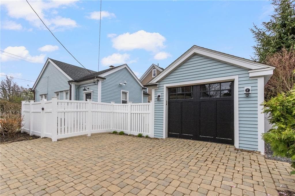 11 Eustis Avenue - Photo 3