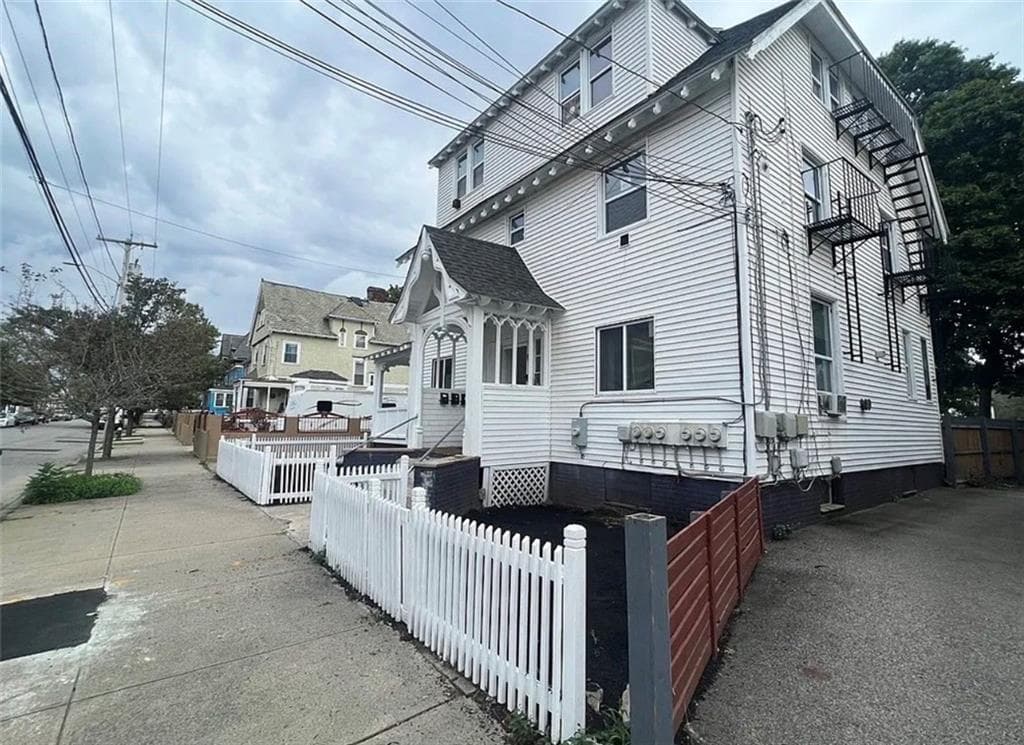 25 Wesleyan Avenue #2R - Photo 2