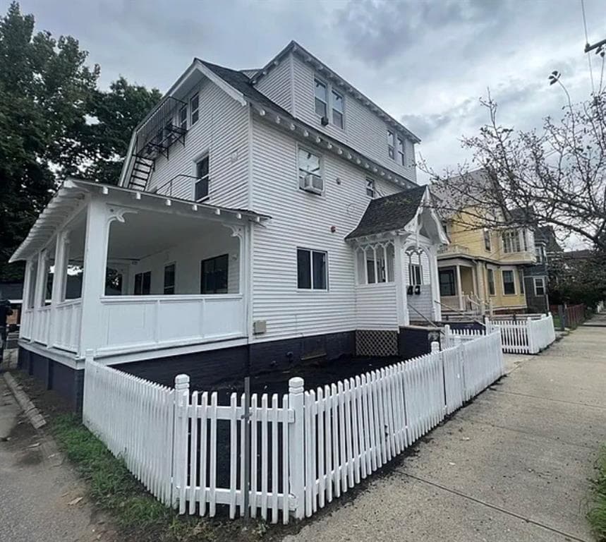 25 Wesleyan Avenue #1R