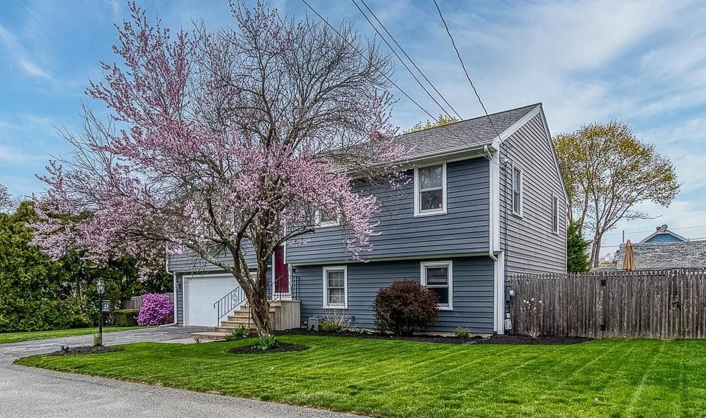 23 Detroit Avenue