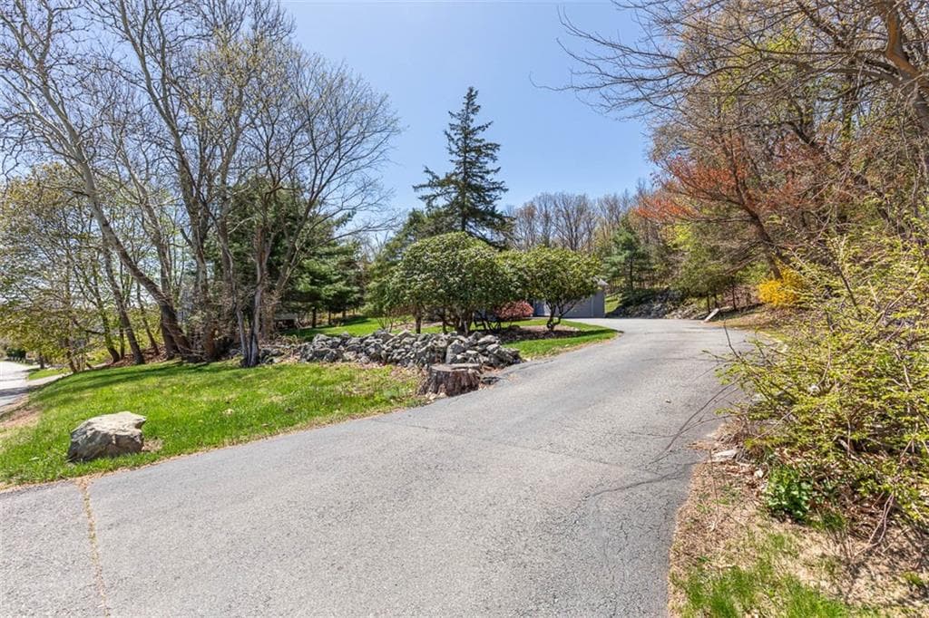 1112 Great Road - Photo 4