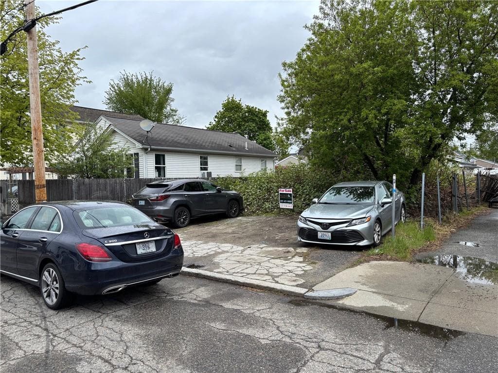 18 Calhoun Avenue