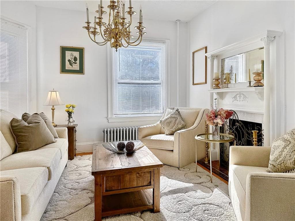 18 Adelphi Avenue - Photo 2