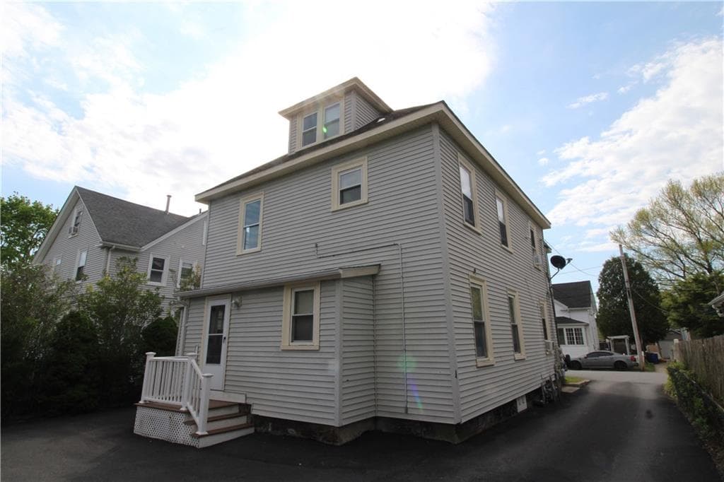 19 Angell Avenue - Photo 2