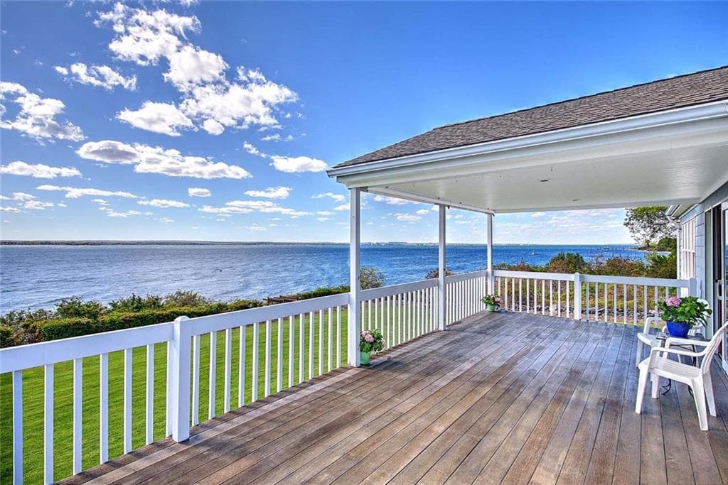 585 Seaside Drive - Photo 1