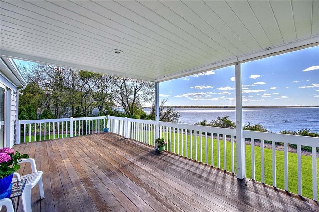 585 Seaside Drive - Photo 5