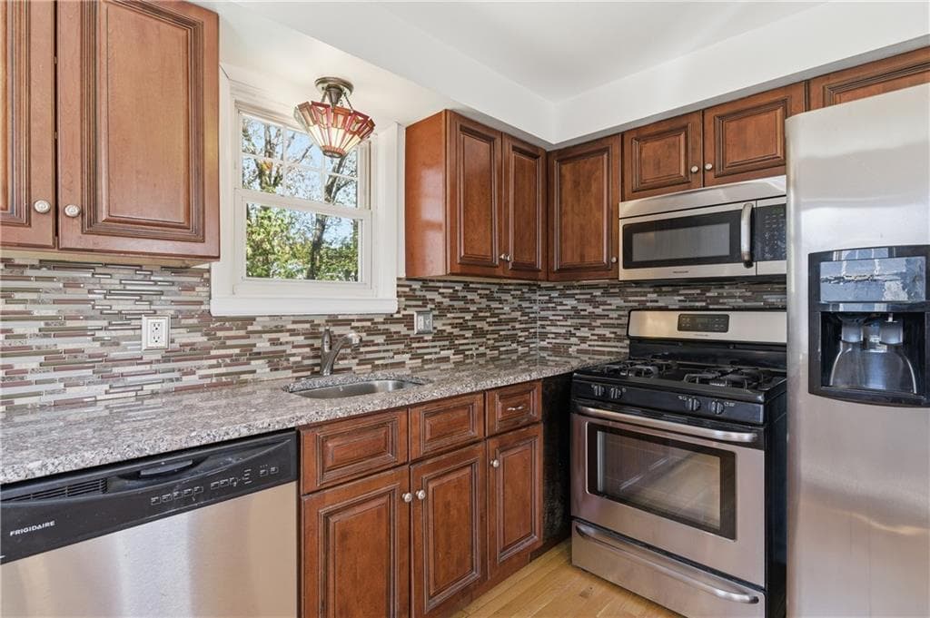 244 Williams Street - Photo 5