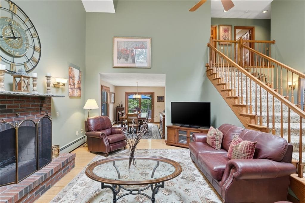 20 FOLLETT Street - Photo 2