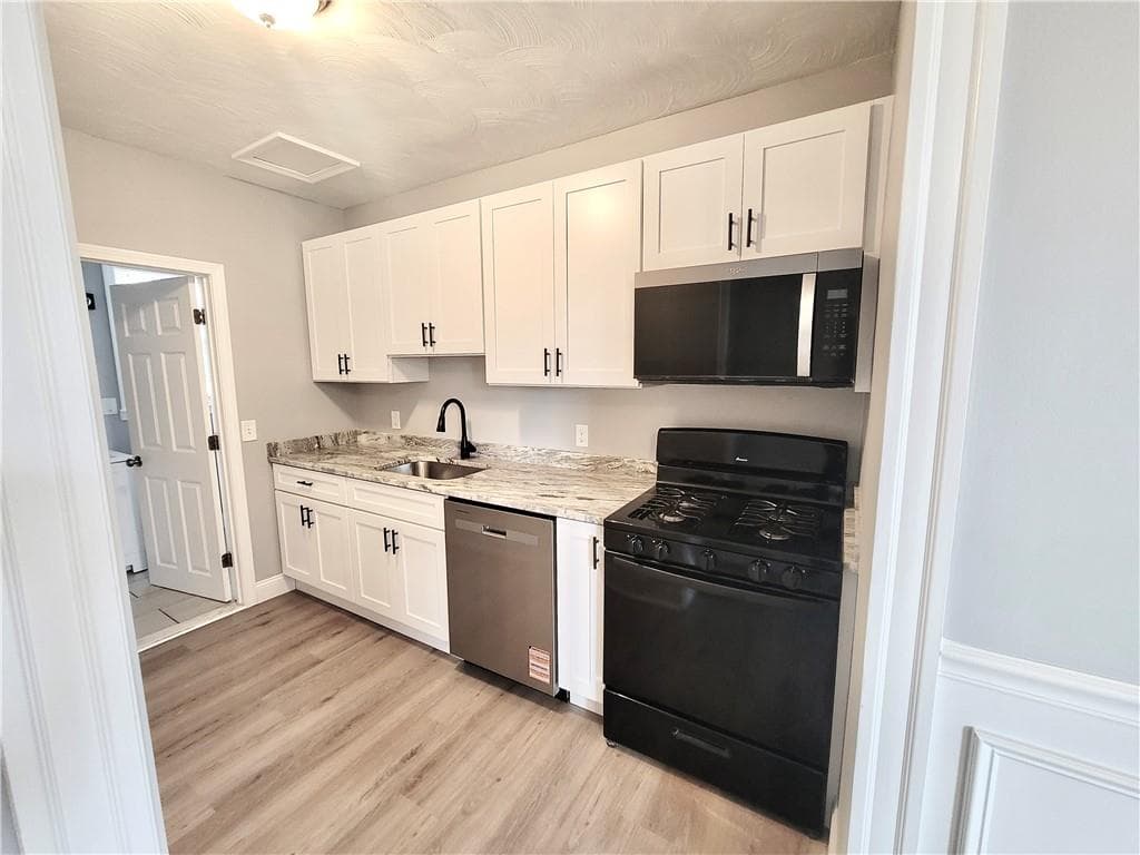 524 Charles Street #1R - Photo 2