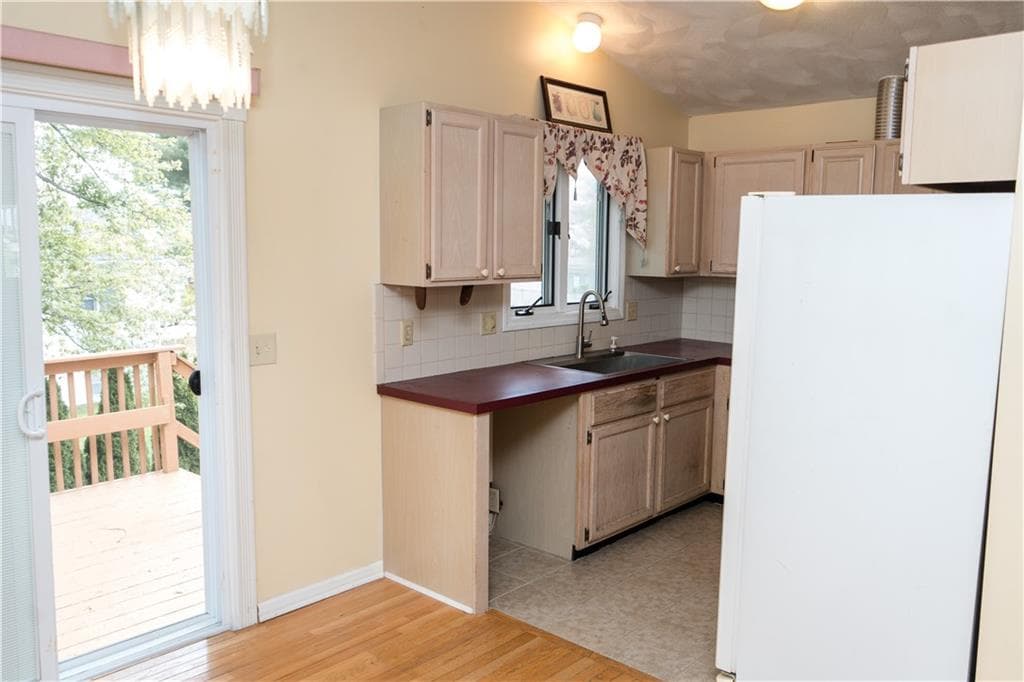 5 Barnes Avenue - Photo 5