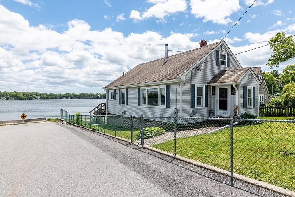 4 Lake Avenue - Photo 3