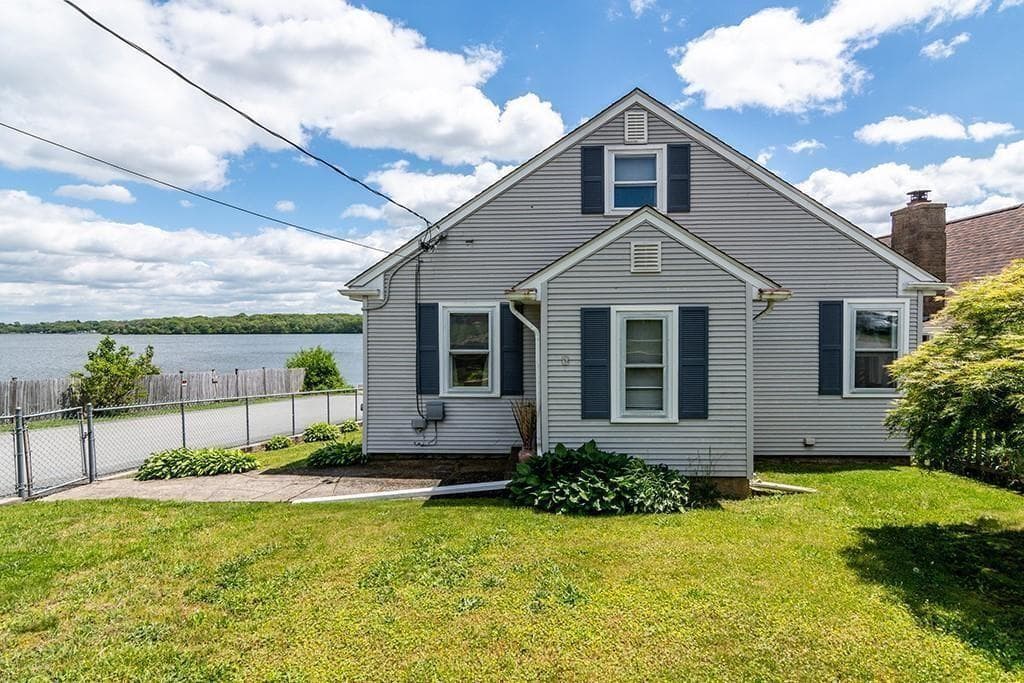 4 Lake Avenue