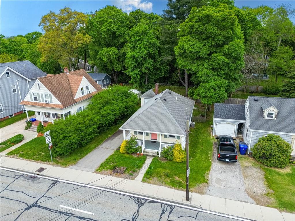 1335 Pawtucket Avenue - Photo 2