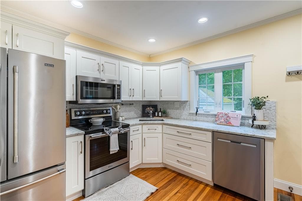 1335 Pawtucket Avenue - Photo 3