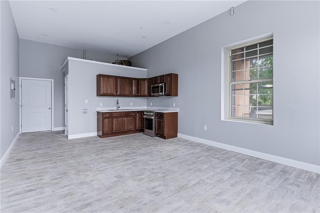 387 Broad Street - Photo 5