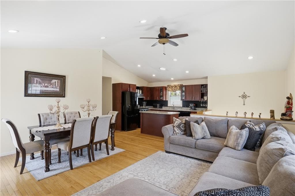 212 Lexington Avenue - Photo 4