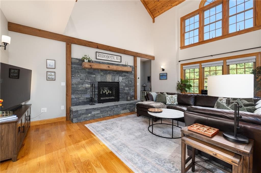 138 Chestnut Street - Photo 3