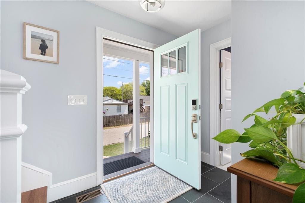 53 White Avenue - Photo 4
