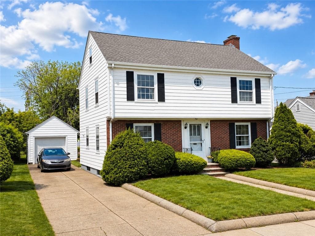 70 Floral Park Boulevard - Photo 3