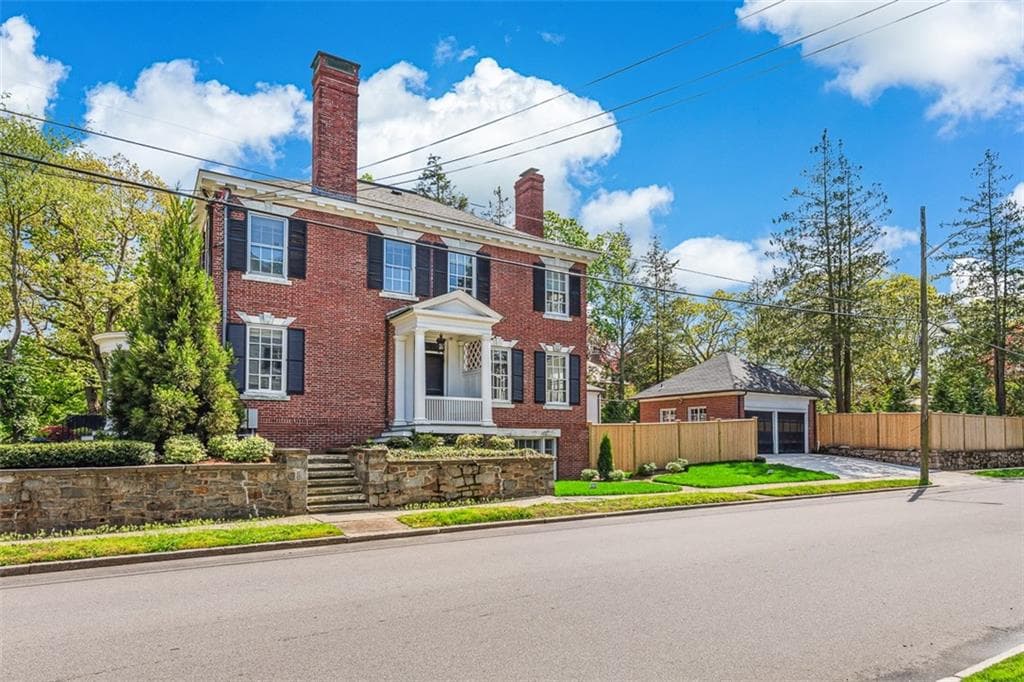 188 Blackstone Boulevard - Photo 3