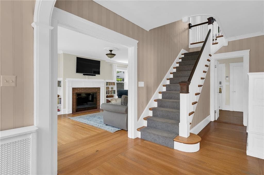 232 Taber Avenue - Photo 5