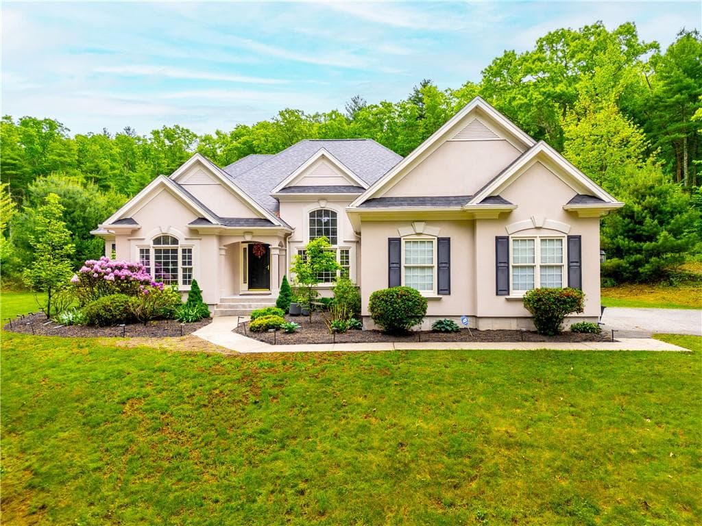 4 Hart Pond Drive - Photo 1