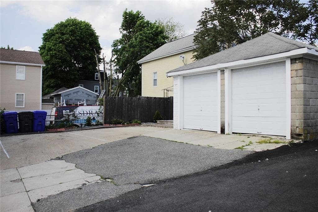 77 Julian Street - Photo 3