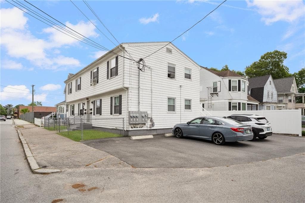 370 Montgomery Avenue - Photo 3