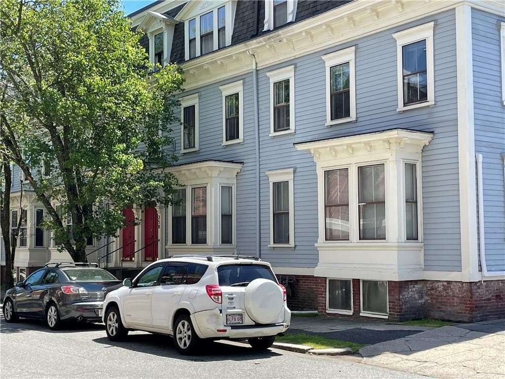 358 Carpenter Street #9 - Photo 2