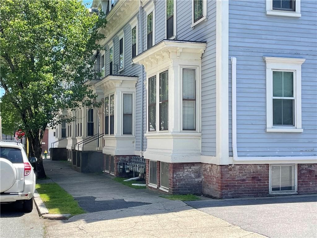 358 Carpenter Street #9 - Photo 4