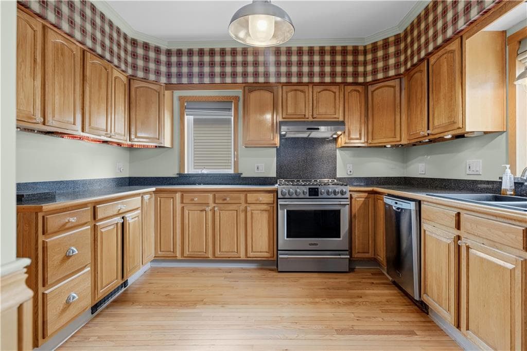 17 Woodward Avenue - Photo 2
