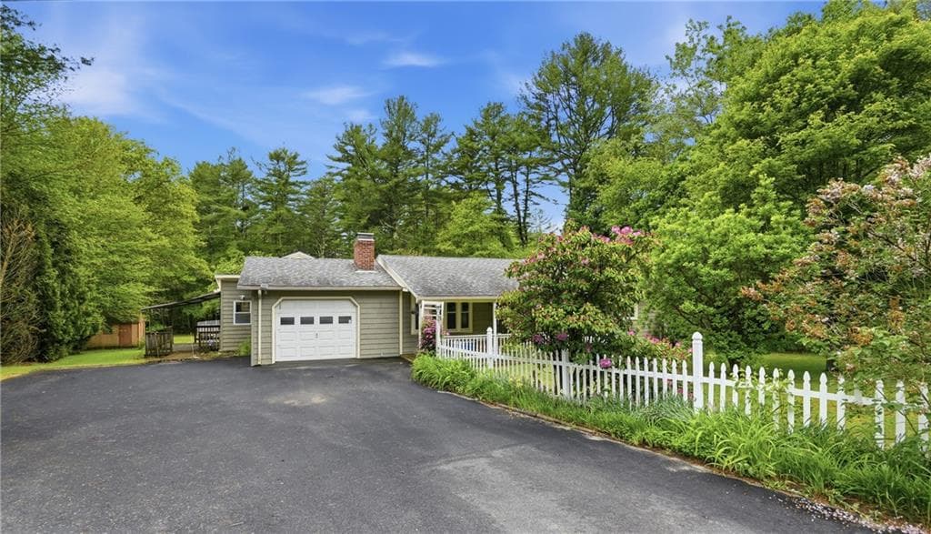 233 Victory Highway - Photo 4