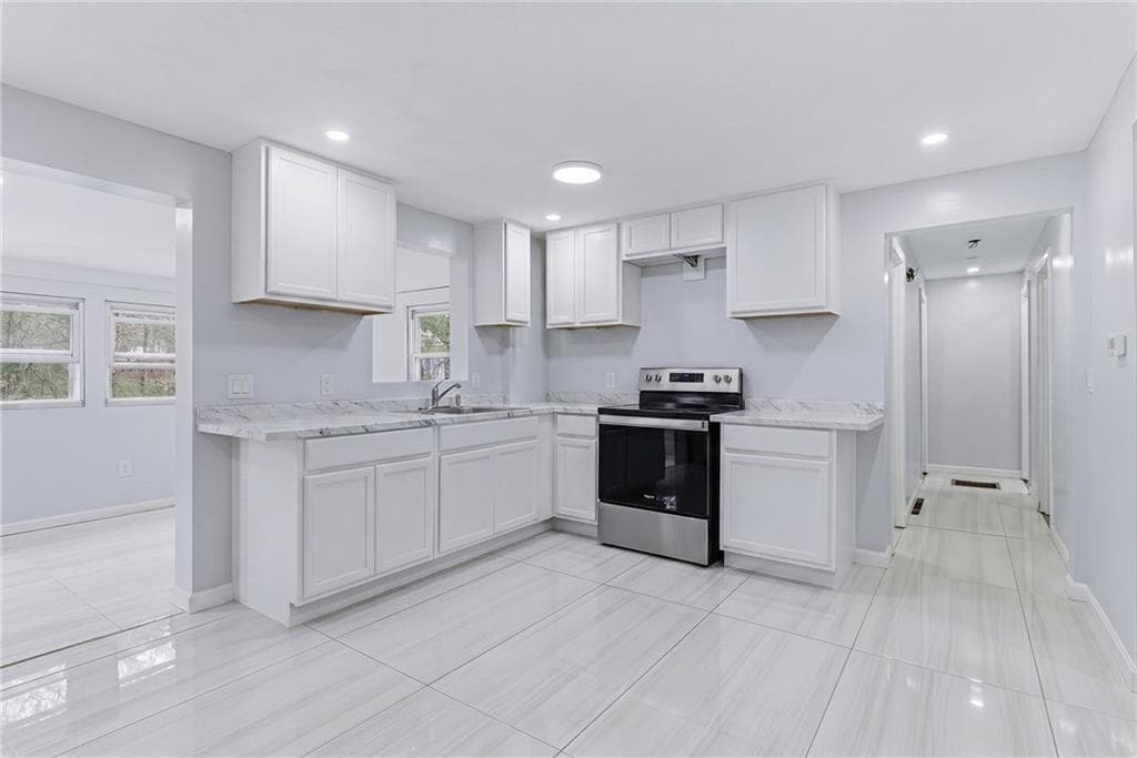 27 Douglas Circle - Photo 2